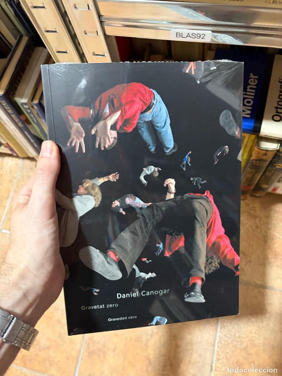 Arte: BLAS92 Daniel Canogar, Gravetat zero / Gravedad cero, Universitat d'Alacant catalogo arte