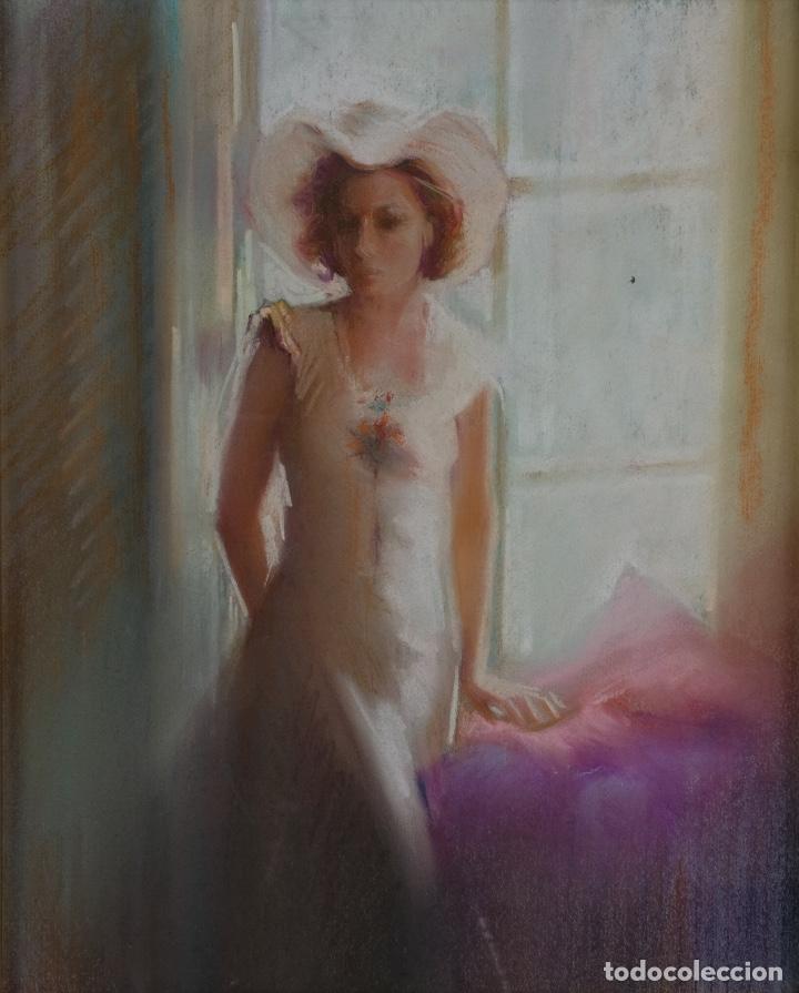 Arte: Pastel Mujer con sombrero tercer tercio siglo XX