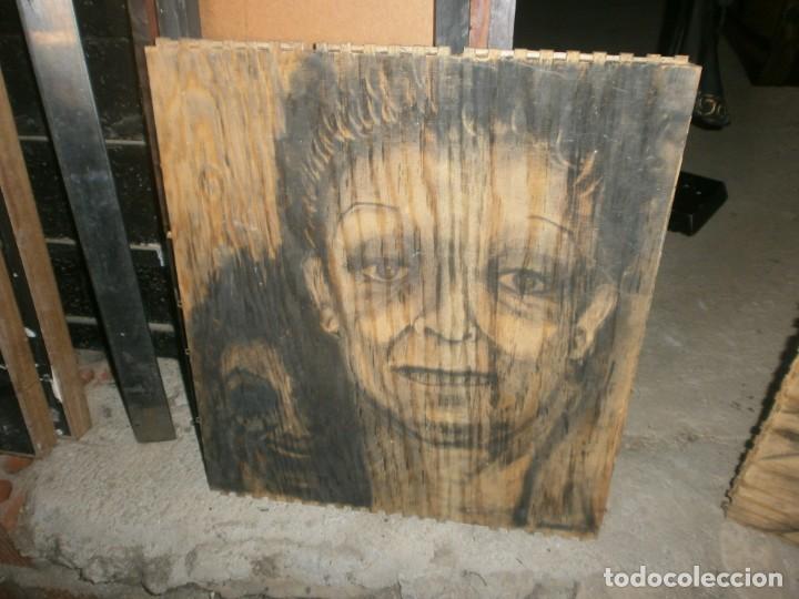 Arte: Dibujo carboncillo sobre madera, cara, 40X36 cm. an&oacute;nimo