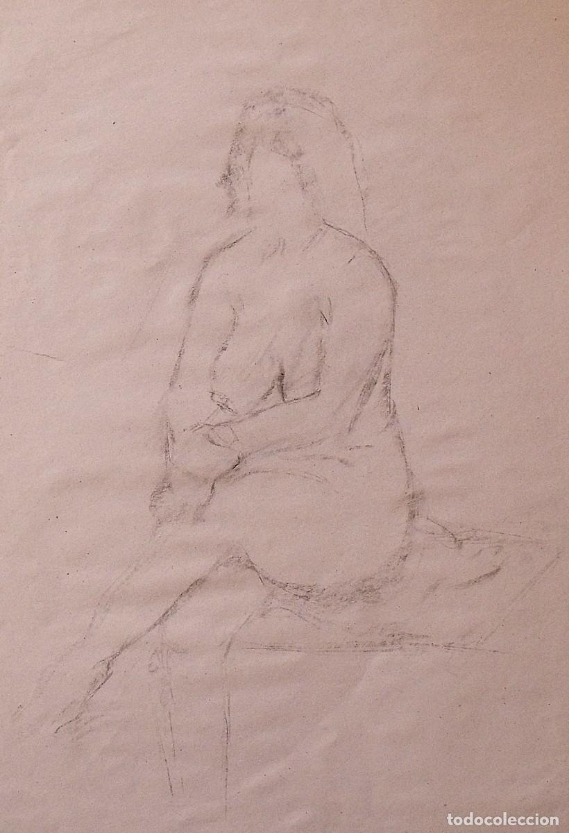 Art: Isabel Baylach. Desnudo femenino. Dibujo carb&oacute;n, boceto o esbozo. Sin firmar. 70x50 cm.