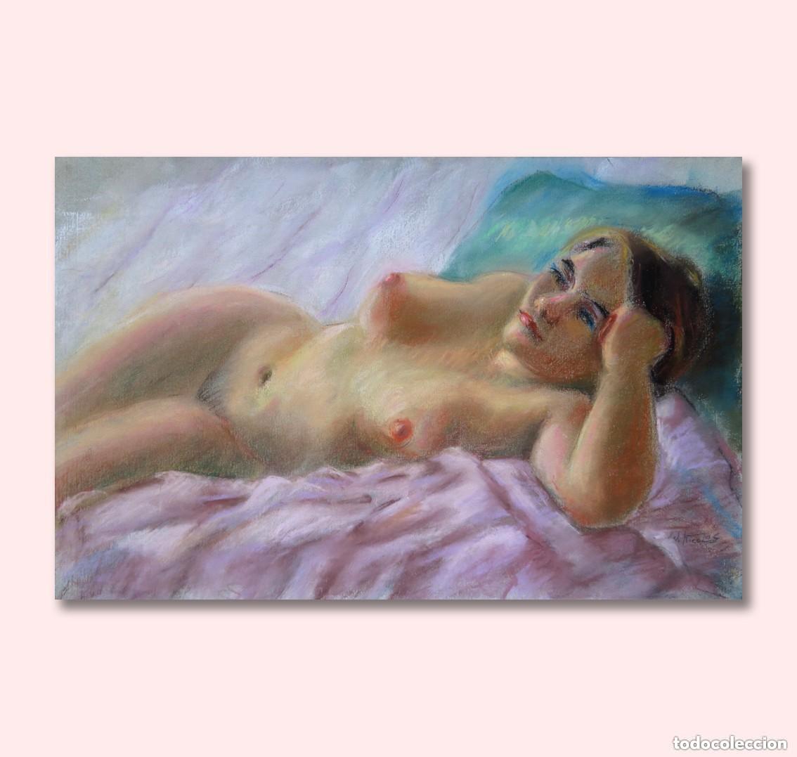 Arte: Modelo acostada. Desnudo femenino. Pastel 32,5 x 50 cms