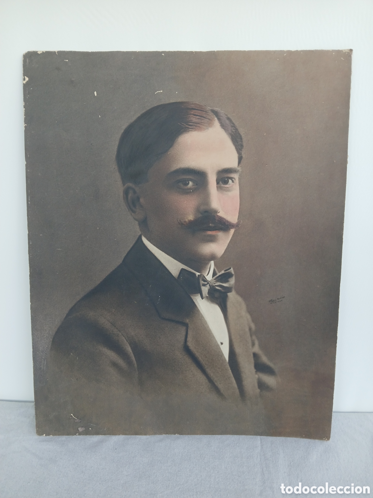 Arte: Manuel Torres Molina(1883-1967). Carboncillo retrato caballero