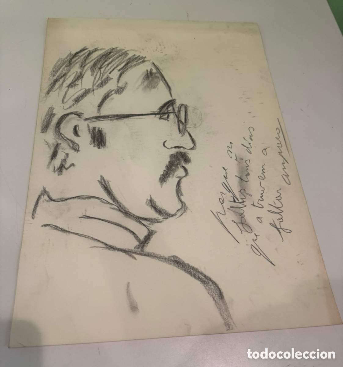 Arte: Retrato masculino a carboncillo sobre papel &ndash; Firma a identificar