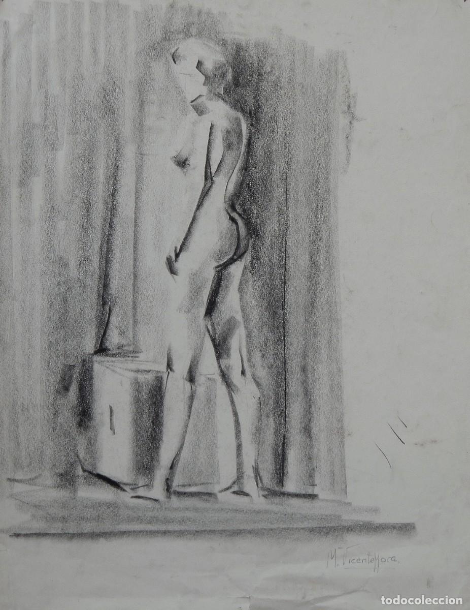Arte: Manuel Vicente Mora. Carboncillo sobre papel. &rdquo;Desnudo femenino&rdquo;. Firmado a mano. 43x34 cm.
