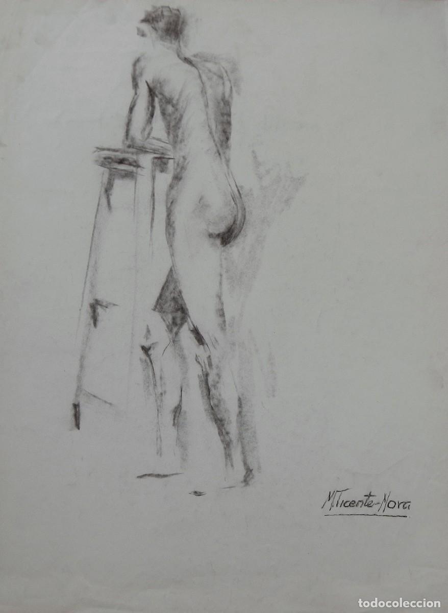 Arte: Manuel Vicente Mora. Carboncillo sobre papel. &rdquo;Desnudo masculino&rdquo;. Firmado a mano. 43x34 cm.