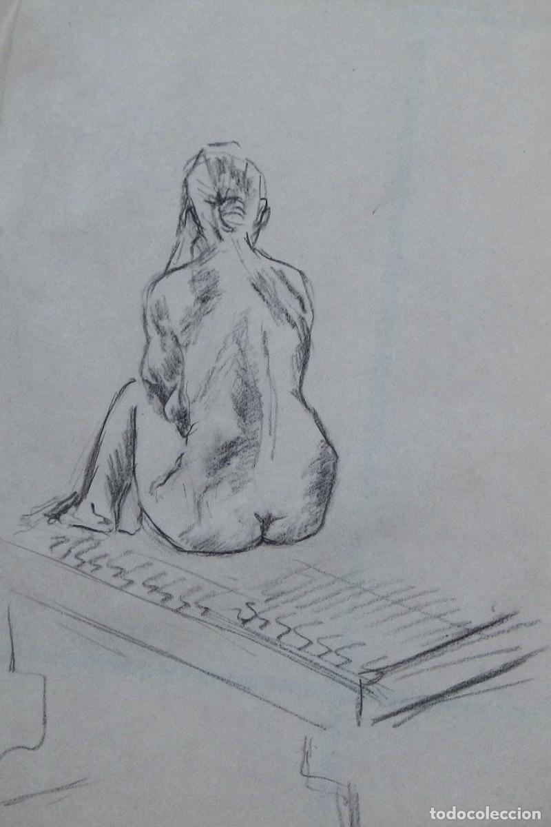Arte: Manuel Vicente Mora. Carboncillo sobre papel. &rdquo;Desnudo femenino&rdquo;. Sin firmar. 31x22 cm.