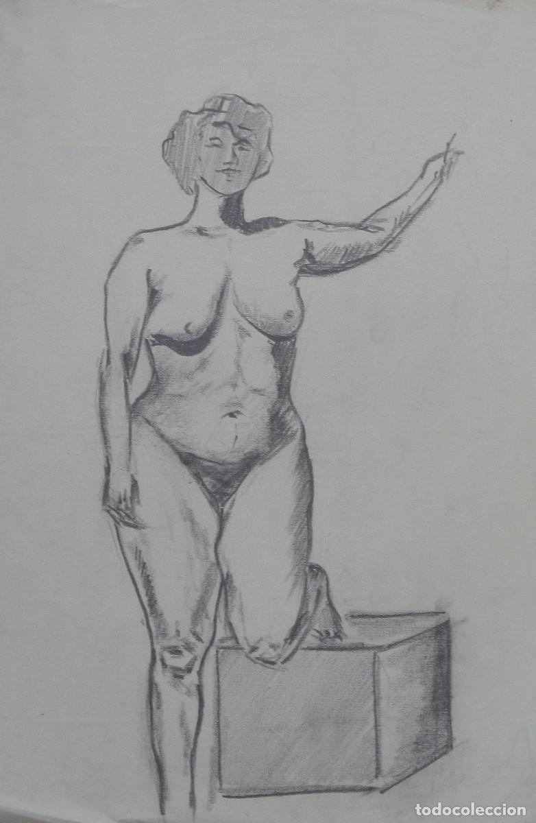 Arte: Manuel Vicente Mora. Carboncillo sobre papel. &rdquo;Desnudo femenino&rdquo;. Sin firmar. 31x22 cm.
