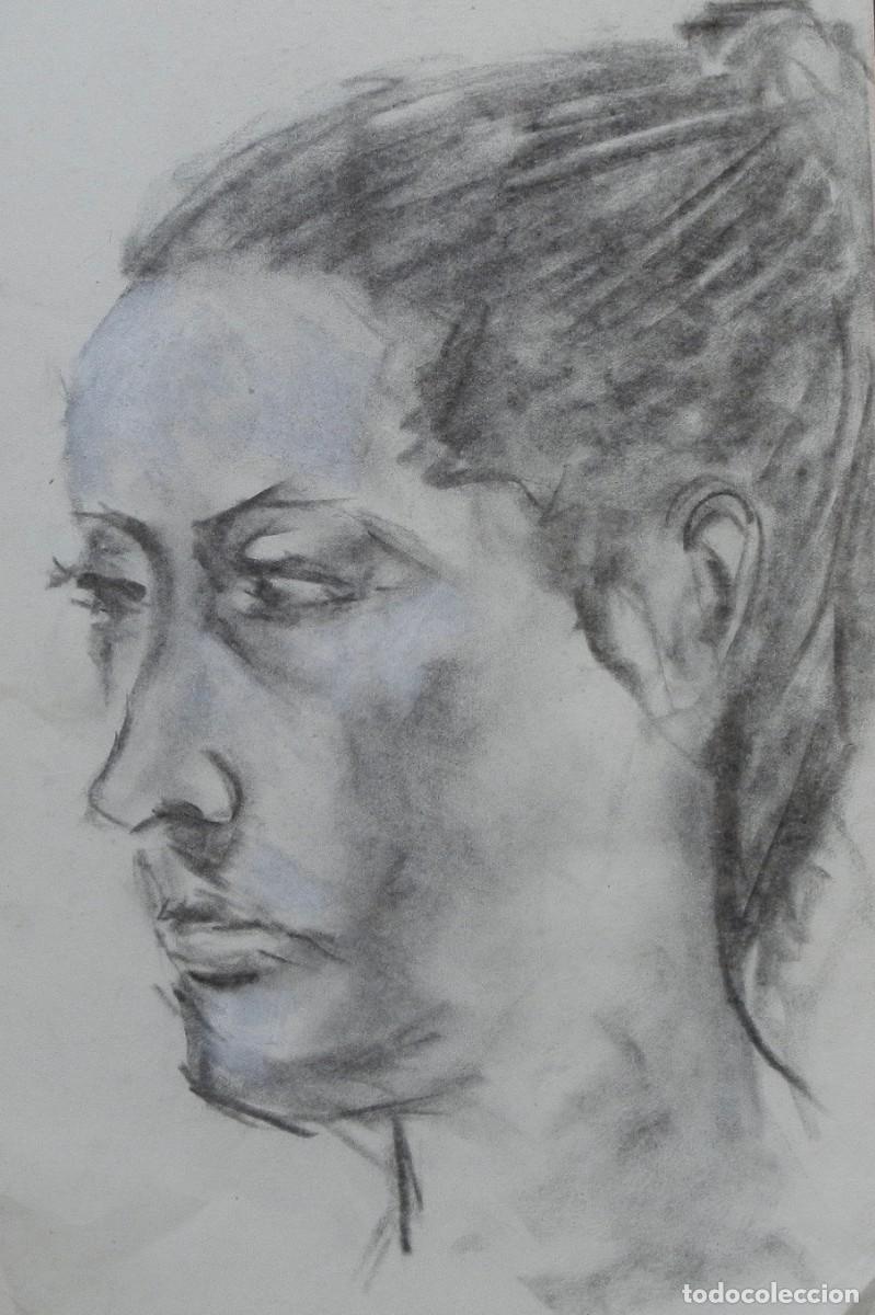 Arte: Manuel Vicente Mora. Carboncillo y clari&oacute;n sobre papel. &rdquo;Retrato femenino&rdquo;. Sin firmar. 31x22 cm.