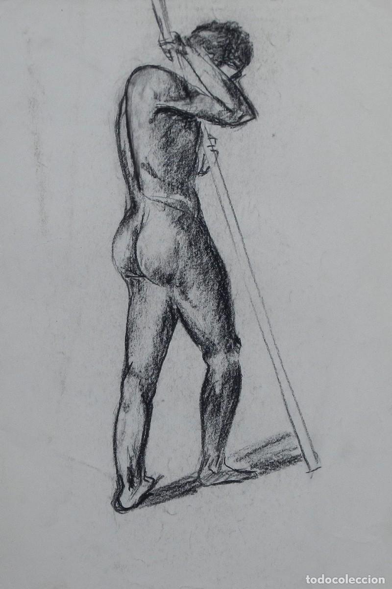 Arte: Manuel Vicente Mora. Carboncillo sobre papel. &rdquo;Desnudo masculino&rdquo;. Sin firmar. 31x22 cm.