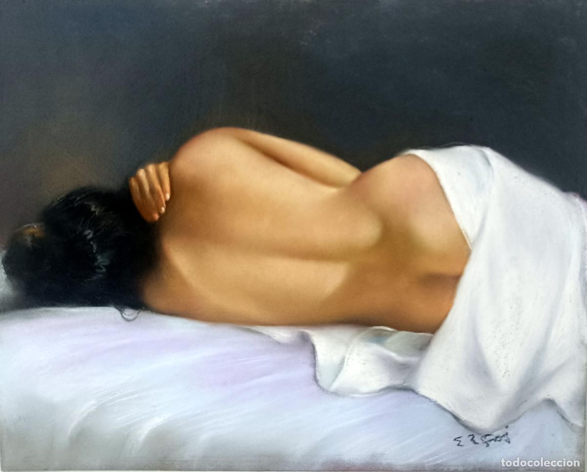 Arte: Pastel. Figura femenina recostada. Enric Montserrat Foj. 41x33 cm