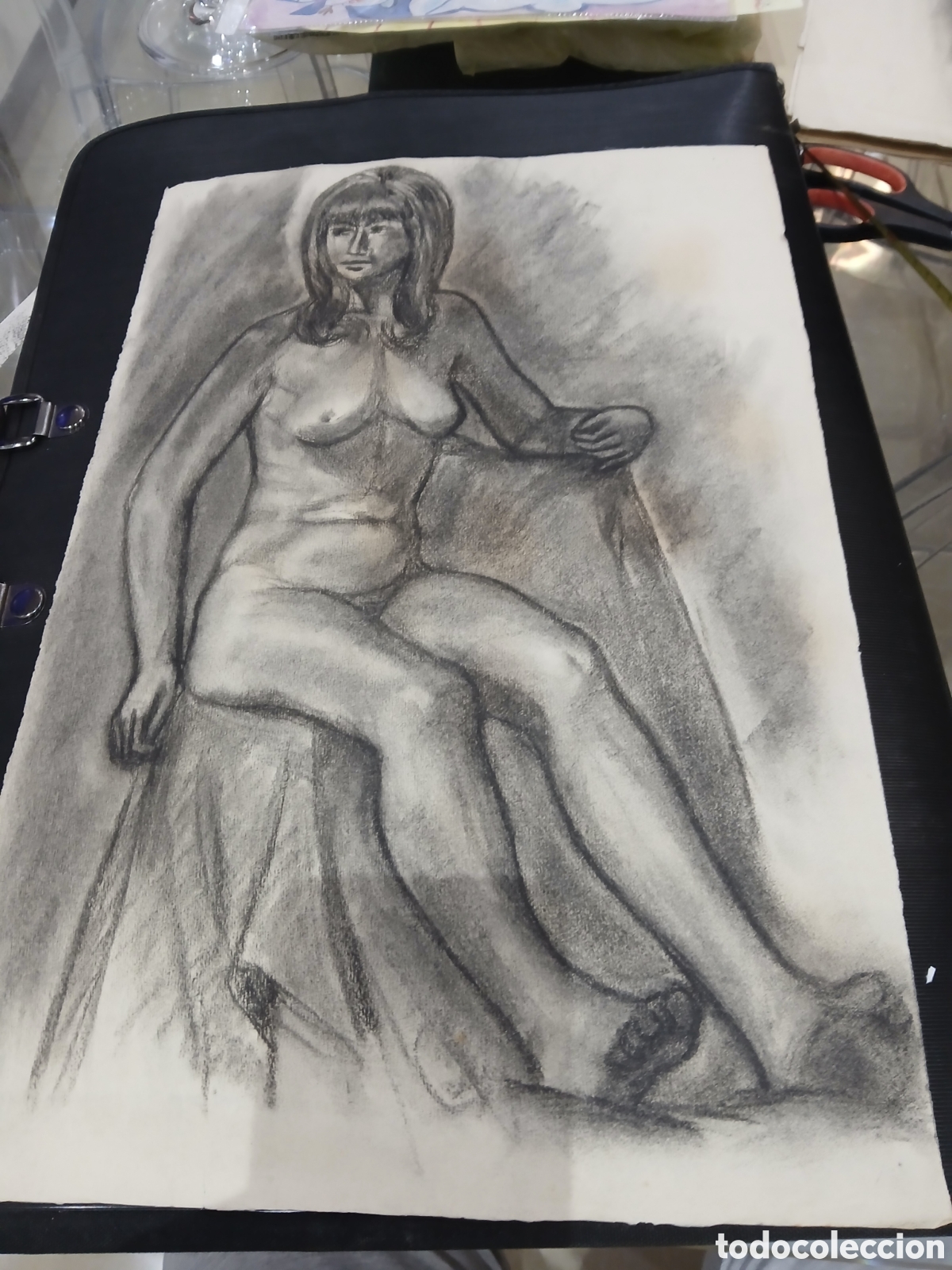 Arte: Dibujo desnudo pintado por los dos lados