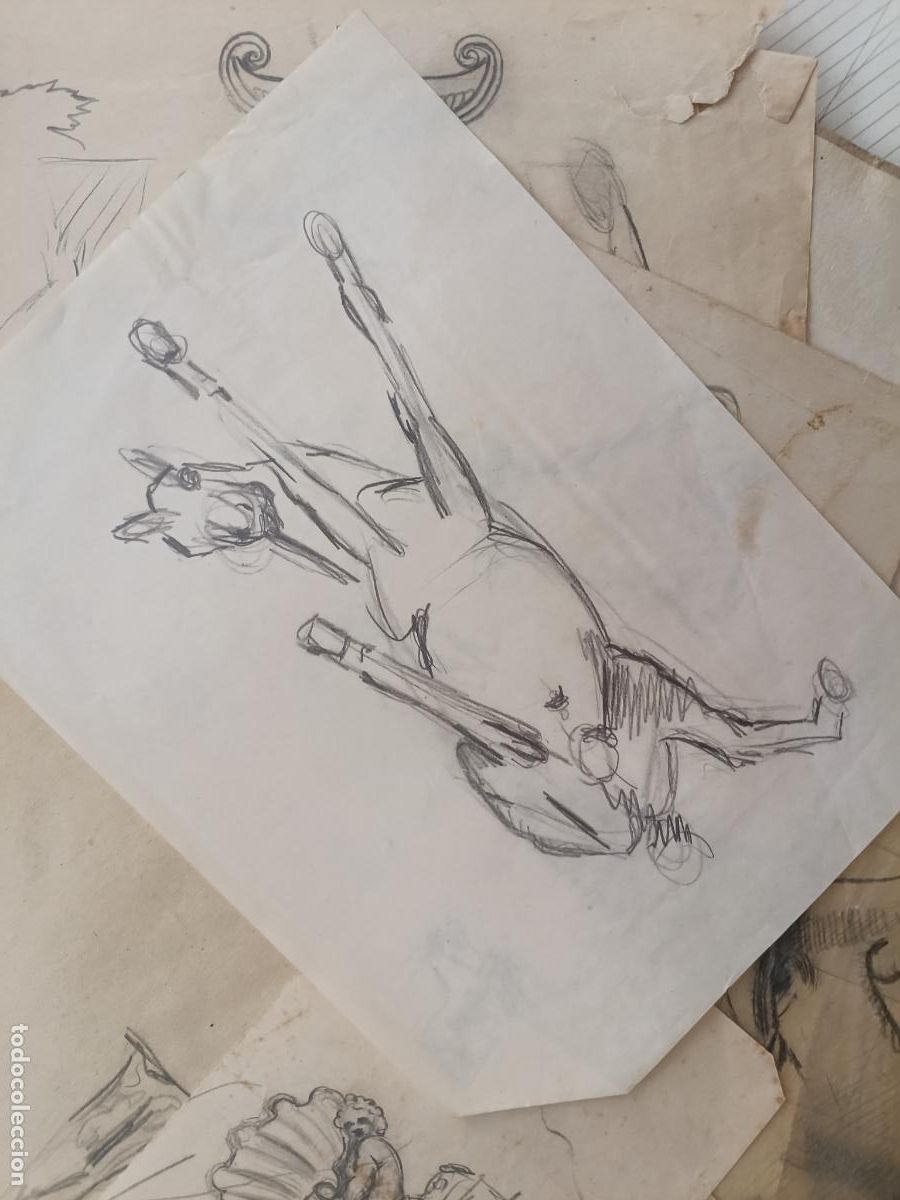 Arte: Carpeta con bocetos antiguos de dibujo. Valencia