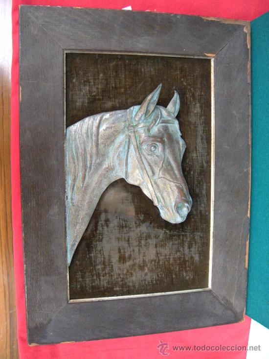 Arte: ANTIGUO RELIEVE DE CABALLO EN BRONCE - Foto 1