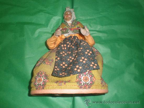 Arte: mujer de tarracota vestida - Foto 1