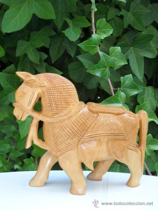 Arte: Talla de caballo en madera tropical - Foto 1