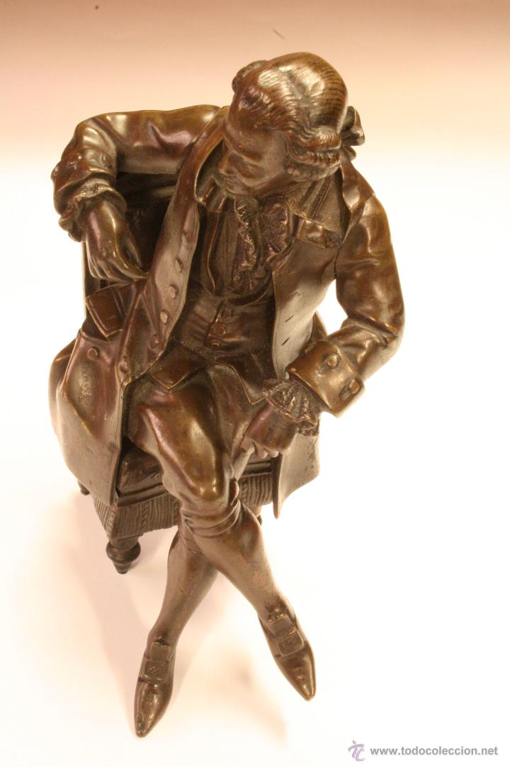 Arte: Caballero sentado. Noble bronce. - Foto 2