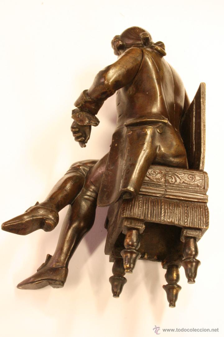Arte: Caballero sentado. Noble bronce. - Foto 4