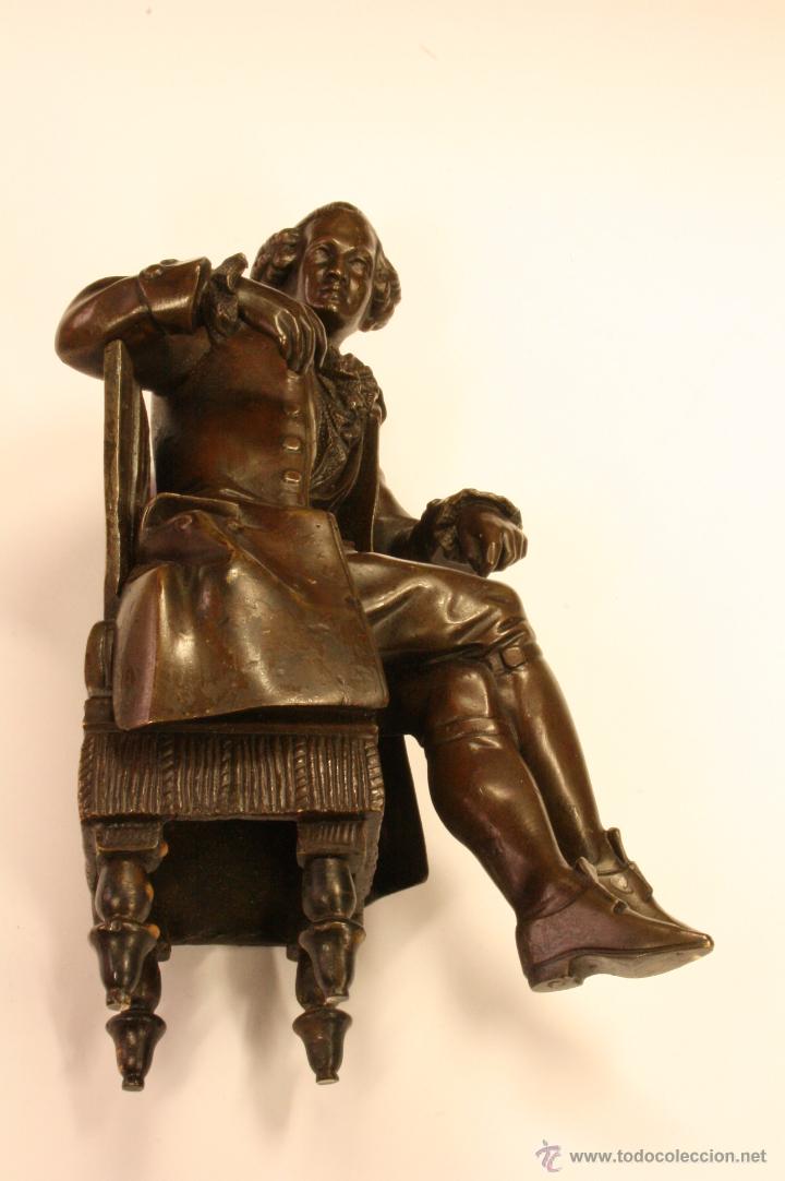 Arte: Caballero sentado. Noble bronce. - Foto 5
