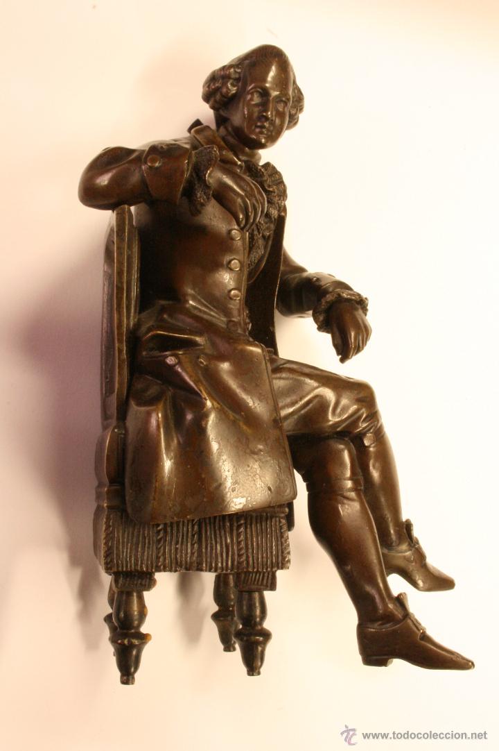 Arte: Caballero sentado. Noble bronce. - Foto 8