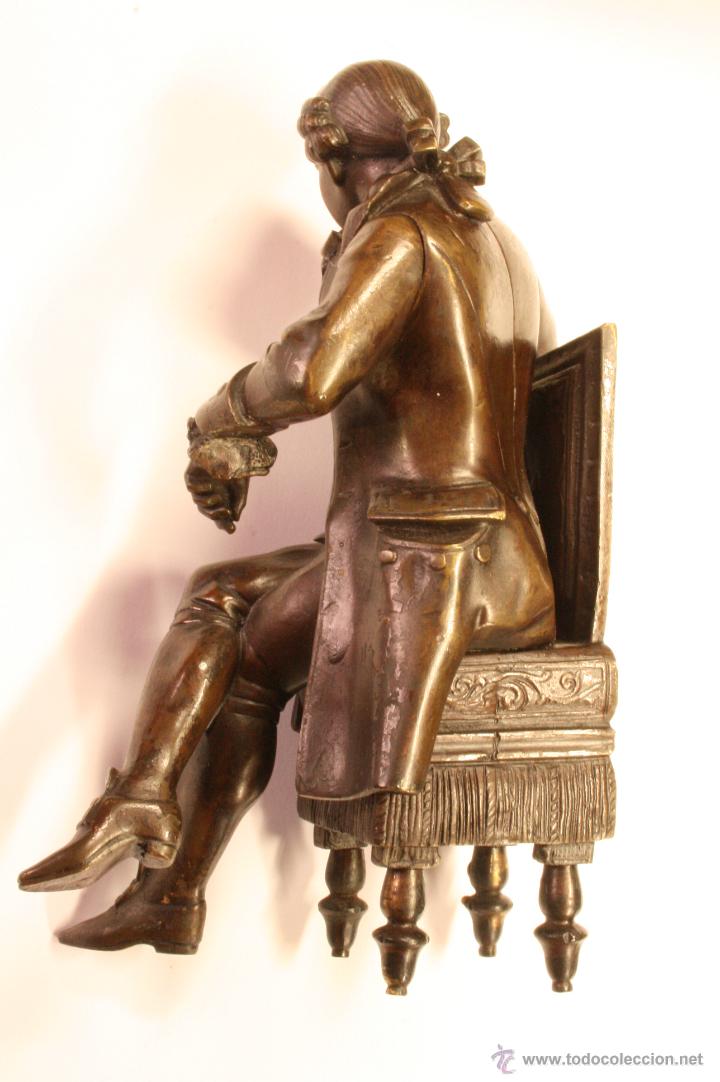 Arte: Caballero sentado. Noble bronce. - Foto 10