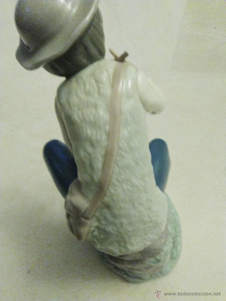 Arte: FIGURA DE LLADR&Oacute; REPRESENTA UN PASTOR - Foto 6
