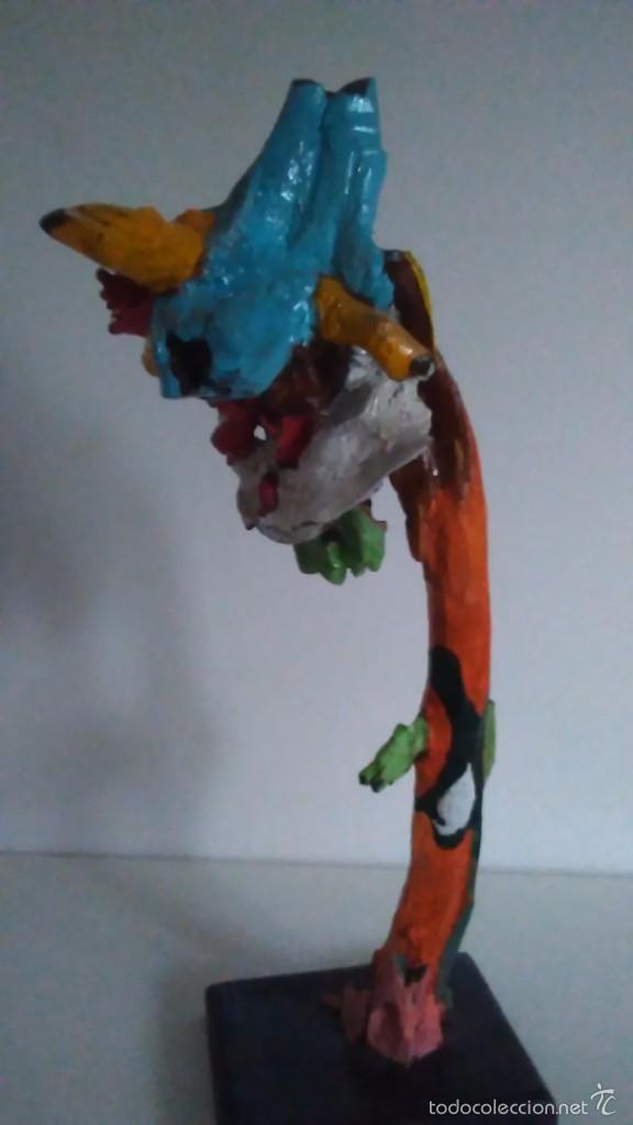 Arte: Escultura abstracta de madera coloreada - Foto 2