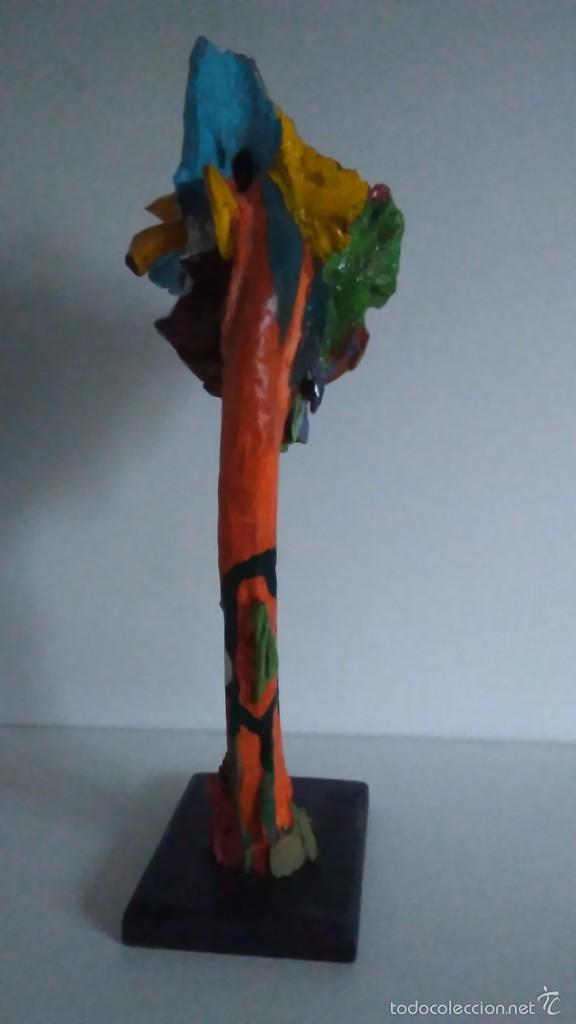 Arte: Escultura abstracta de madera coloreada - Foto 3