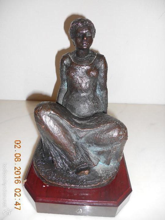 Mujer calipigia (Altura: 35 cm). Prueba en bronce patina…