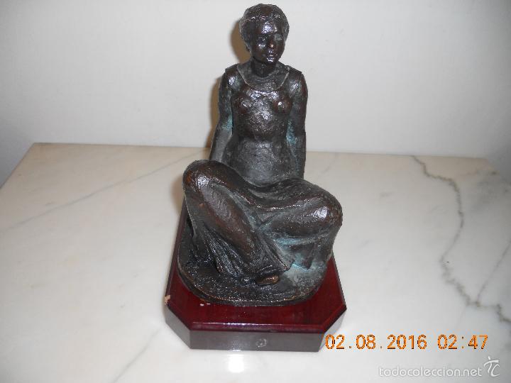 Mujer calipigia (Altura: 35 cm). Prueba en bronce patina…