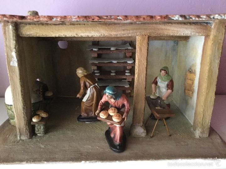 Arte: Panader&iacute;a con panadero panadera y chico. - Foto 1