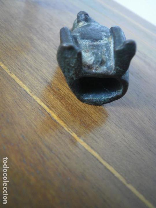 Arte: Peque&ntilde;a figura de bronce - Foto 3