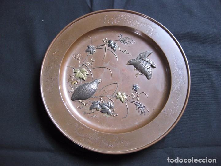 Arte: Estupendo plato de bronce - Foto 1