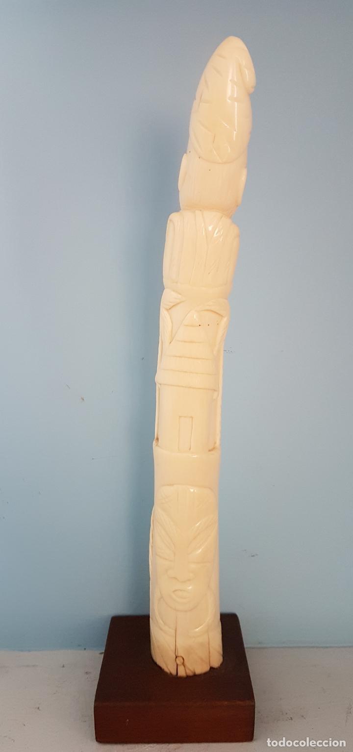 Arte: Talla antigua de africana nativa en marfil tallado a mano y peana de madera , ( 38,5 CM DE ALTO ) . - Foto 3 - 85336980