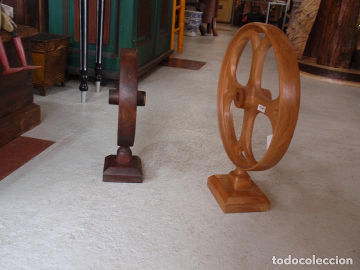 Arte: Rueda de madera de una pieza. - Foto 3