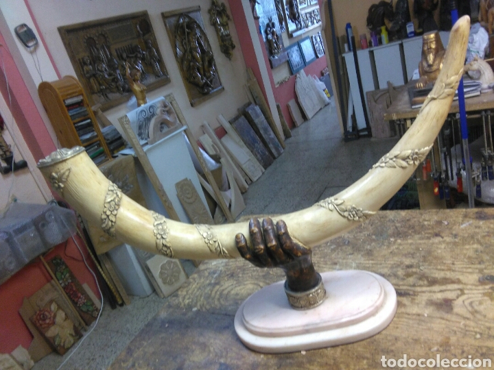 Arte: Cuerno tallado de madera y mano de madera - Foto 5