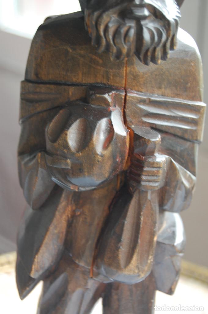 Arte: Mendigo portando bolsas. - Foto 3
