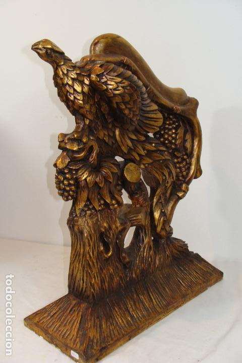Arte: &Aacute;guila tallada sobre madera - Foto 5