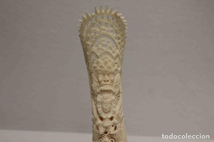 Arte: FIGURA TALLADA HUESO TIBIA - Foto 1