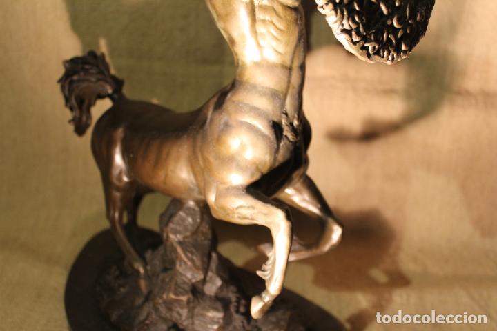 Arte: centauro con escudo y espada - Foto 2