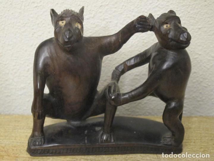 Arte: .PAREJA DE PRIMATES EN MADERA NOBLE - Foto 1