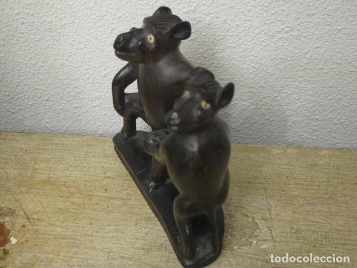 Arte: .PAREJA DE PRIMATES EN MADERA NOBLE - Foto 3