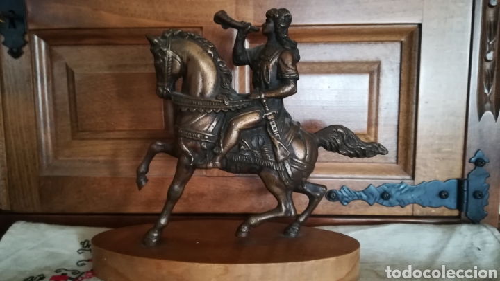 Arte: Antigua figura de bronce - Foto 1