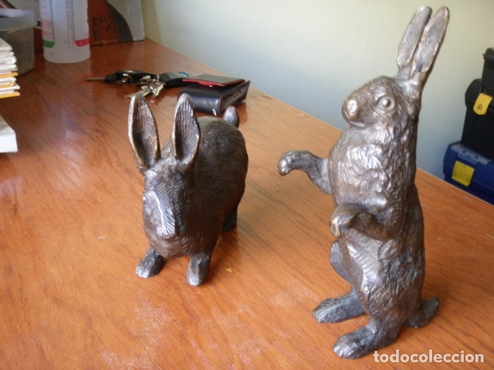 Arte: PAREJA DE CONEJOS DE BRONCE - Foto 1