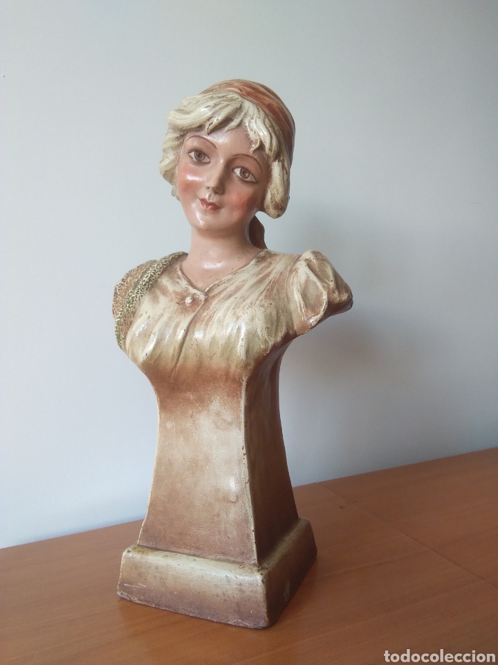 Arte: Busto de mujer en terracota. - Foto 2