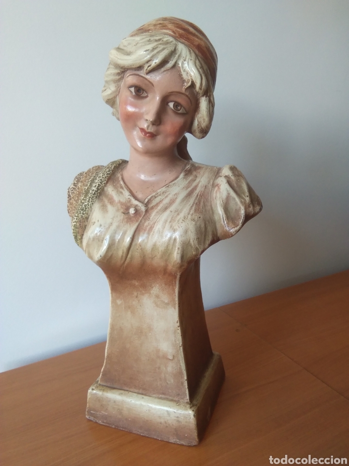 Arte: Busto de mujer en terracota. - Foto 1