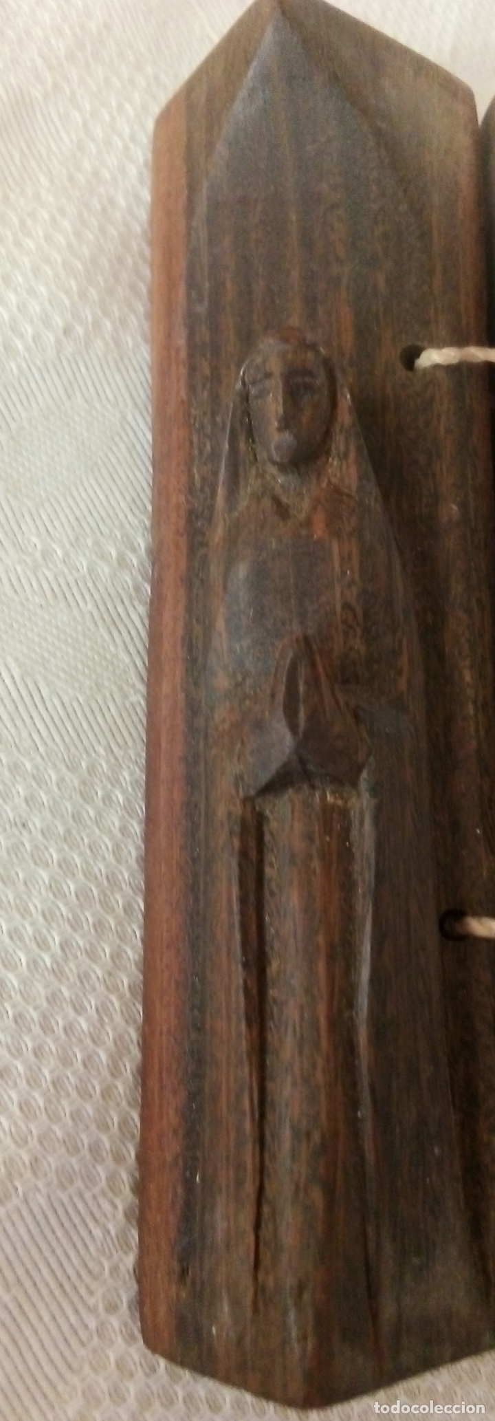 Arte: TRIPTICO RELIGIOSO DE MADERA - TALLADO A MAMO. - Foto 6