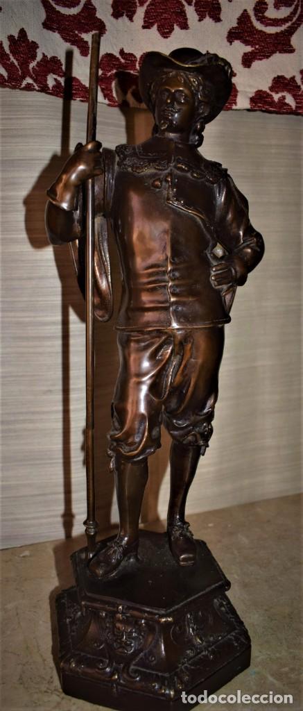 Arte: Mosquetero en bronce, s. XIX - Foto 7