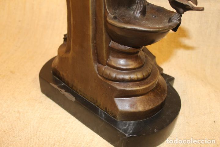 Arte: se&ntilde;ora con fuente de bronce - Foto 2