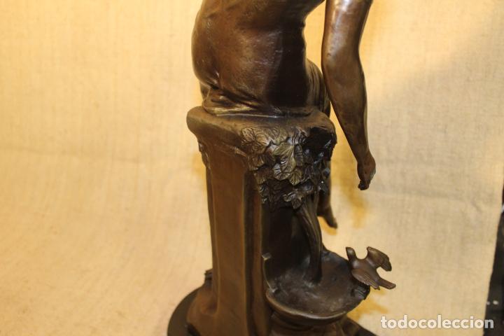 Arte: se&ntilde;ora con fuente de bronce - Foto 4