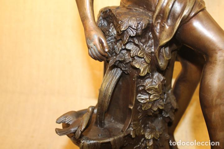 Arte: se&ntilde;ora con fuente de bronce - Foto 9